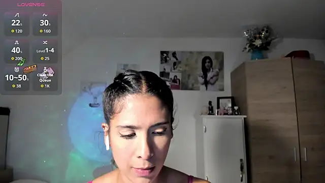 VeronikaOlsen online show from October 2025 01:06:02 AM