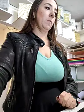 Mia Novikov online show from November 2025 06:31:02 PM