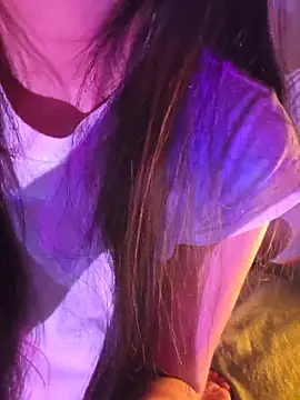 aloneathome online show from November 2025 07:20:02 AM