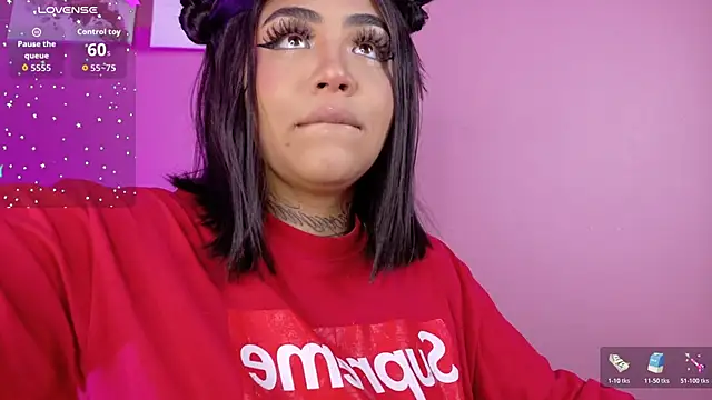 foxxy-lov3 online show from April 2026 02:13:02 PM