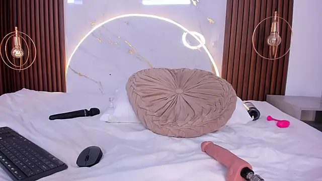 danisaenz  online show from February 2025 11:41:02 PM