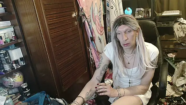 Ombeline1 online show from April 2026 10:12:02 PM