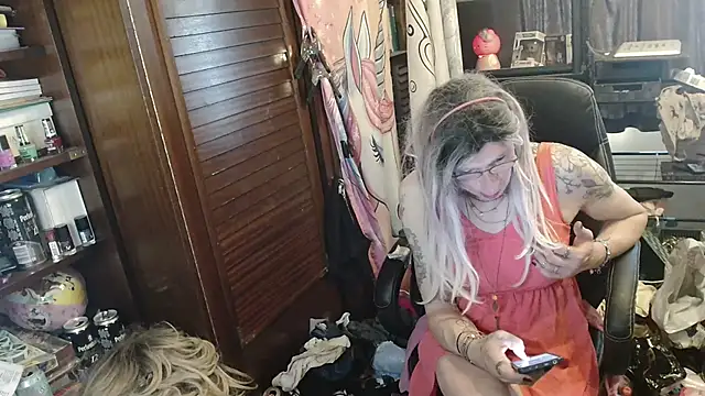 Ombeline1 online show from April 2026 10:18:02 AM