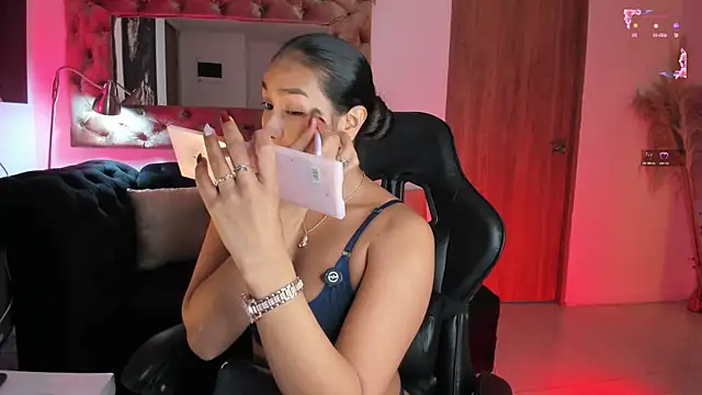 AmelyaMann online show from April 2026 12:52:02 PM