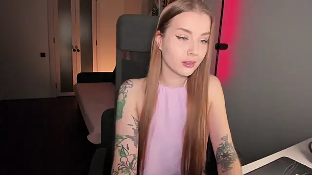 Midnight Mi online show from October 2025 03:40:01 PM