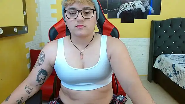 isabeautyx19 online show from September 2025 03:01:02 PM