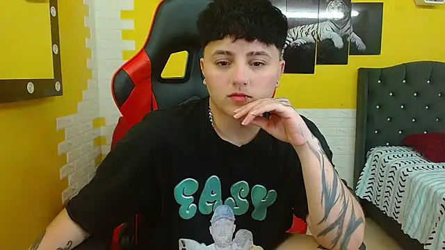 isabeautyx19 online show from October 2025 02:22:02 AM