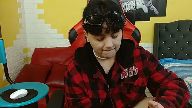 isabeautyx19 online show from December 2025 02:28:02 AM