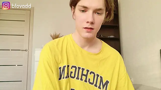 callmenineoneseven online show from June 2026 04:40:02 PM