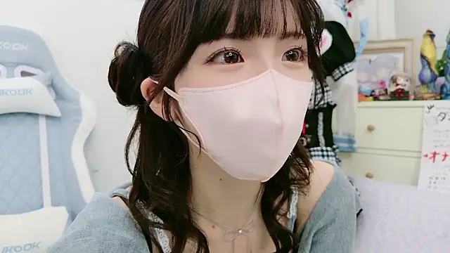 -minami- online show from November 2025 04:51:02 AM