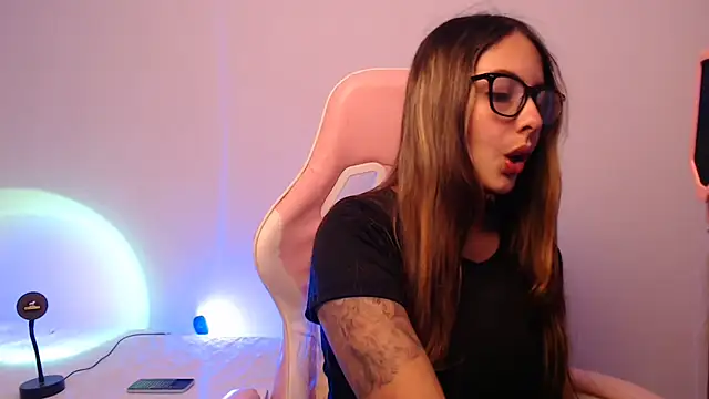 lalawhitte online show from September 2025 08:42:02 PM