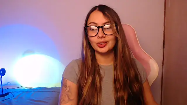 lalawhitte online show from October 2025 09:49:01 PM