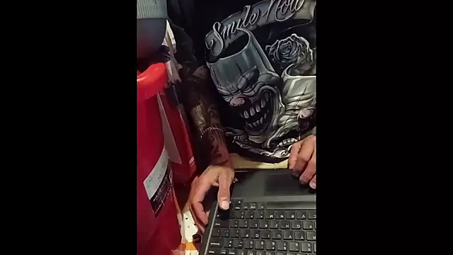 Babyboyy803 online show from April 2026 02:37:01 PM