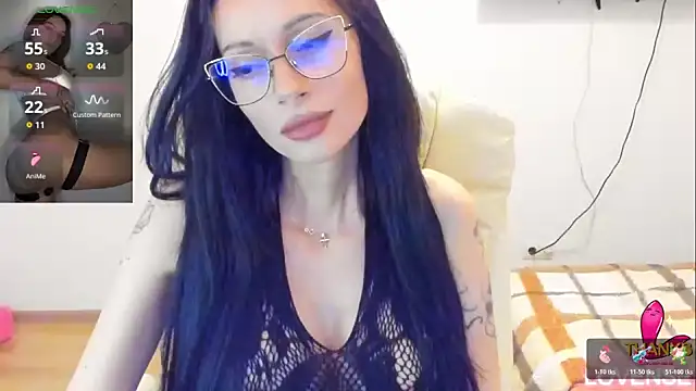 Snapshot of kissnicol32 chatting on May 2026 04:24:02 PM kissnicol32 online show from May 2026 04:24:02 PM