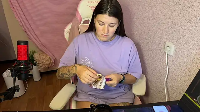 Katrin  kiss online show from November 2025 04:51:01 PM