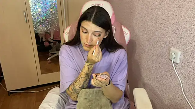 Katrin  kiss online show from April 2026 05:16:01 PM