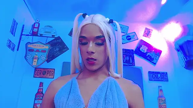 Snapshot of SARA_VAL3NTINA_ chatting on January 2025 01:05:02 PM SARA VAL3NTINA  online show from January 2025 01:05:02 PM