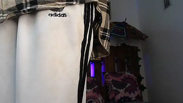 Snapshot of SARA_VAL3NTINA_ chatting on March 2025 09:30:01 AM SARA VAL3NTINA  online show from March 2025 09:30:01 AM