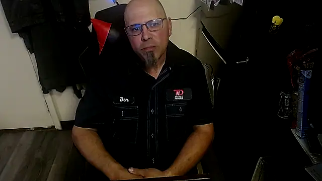 KrazyLegz online show from October 2025 10:54:02 PM