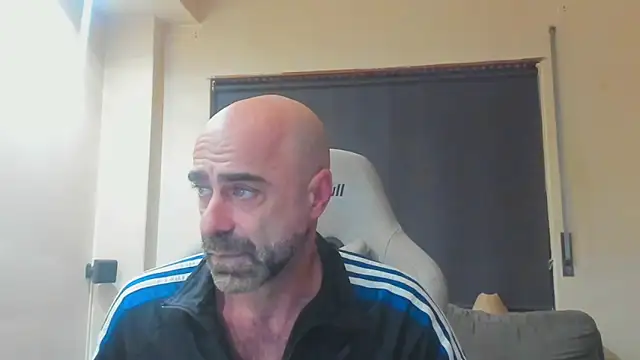 Snapshot of Bicopflirt chatting on October 2025 03:57:02 PM Bicopflirt online show from October 2025 03:57:02 PM