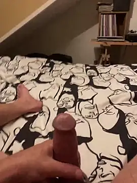 LivingLegend1978 online show from September 2025 05:58:02 PM