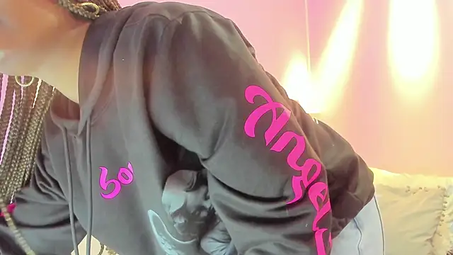 Snapshot of LoveQueen2 chatting on November 2025 11:40:02 AM LoveQueen2 online show from November 2025 11:40:02 AM