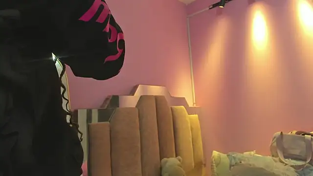 Snapshot of LoveQueen2 chatting on November 2025 12:20:01 PM LoveQueen2 online show from November 2025 12:20:01 PM