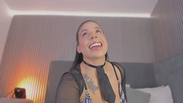 emelie 89 online show from February 2026 12:17:02 PM