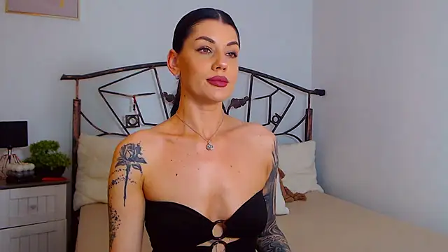 YvonneEverlee online show from March 2025 08:26:02 PM