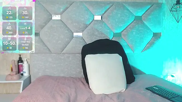 Danielaa a online show from April 2026 12:16:02 AM