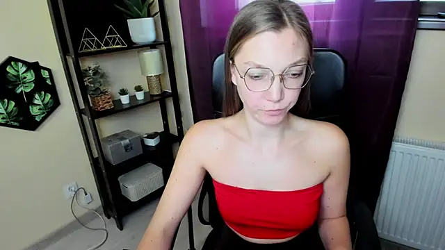 EmillyPlay online show from March 2025 01:18:01 PM