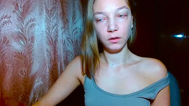 EmillyPlay online show from December 2025 06:33:02 AM