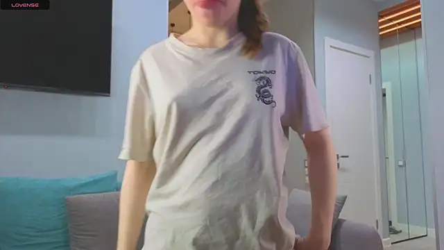 DonnaBurkee online show from October 2025 04:37:01 AM