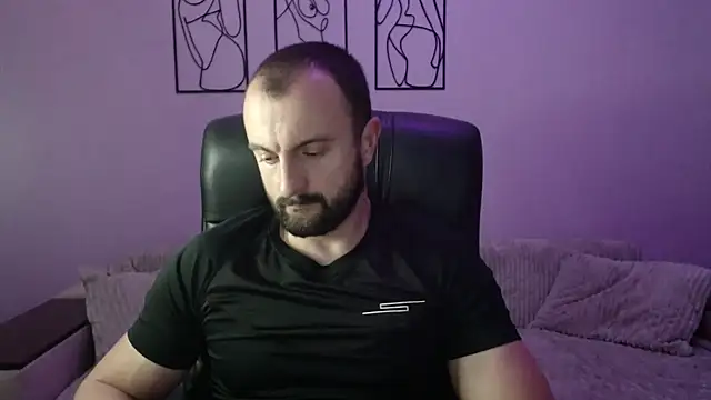 brindlefly6969 online show from September 2025 11:43:01 AM