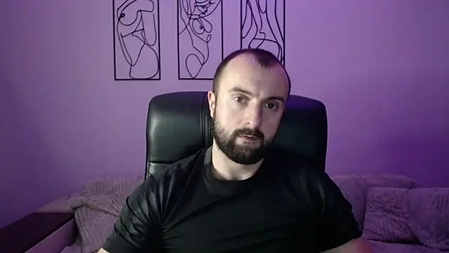 brindlefly6969 online show from November 2025 12:05:02 PM