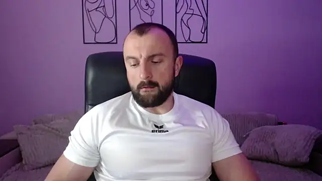 brindlefly6969 online show from May 2026 10:53:02 AM