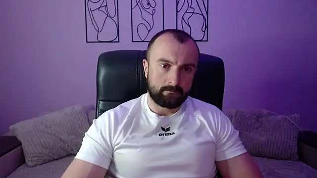 brindlefly6969 online show from May 2026 10:42:01 AM