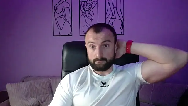 brindlefly6969 online show from May 2026 10:33:01 AM