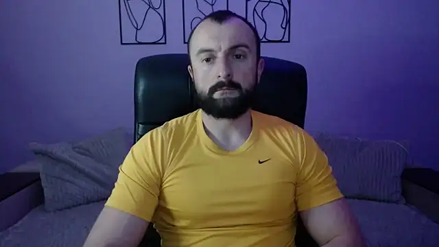 brindlefly6969 online show from May 2026 10:32:02 AM