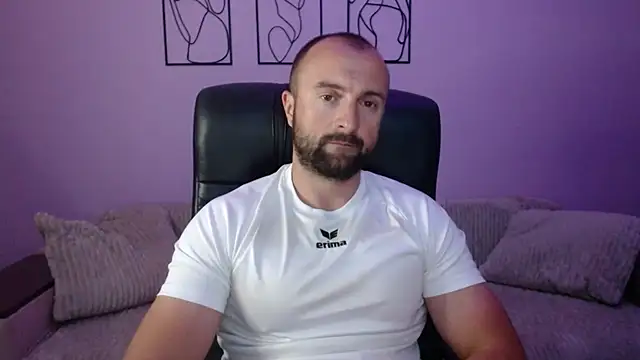 brindlefly6969 online show from June 2026 10:38:02 AM