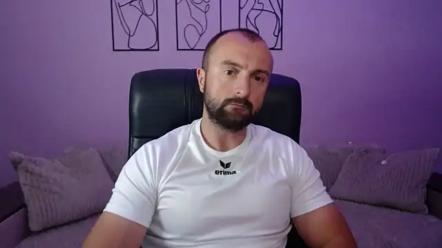 brindlefly6969 online show from July 2026 10:43:02 AM