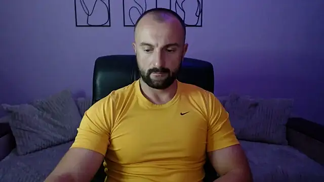 brindlefly6969 online show from July 2026 11:08:01 AM