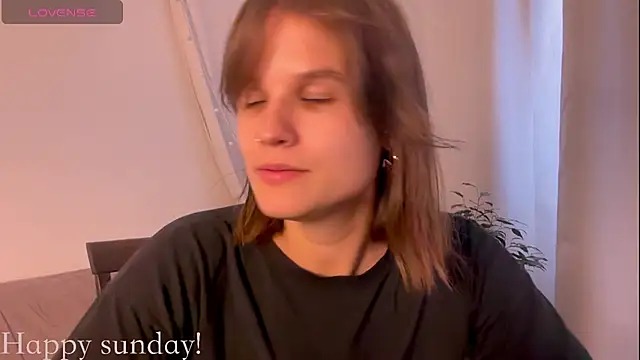 Snapshot of Your_Hand_In_mine chatting on April 2026 06:38:01 PM Your Hand In mine online show from April 2026 06:38:01 PM