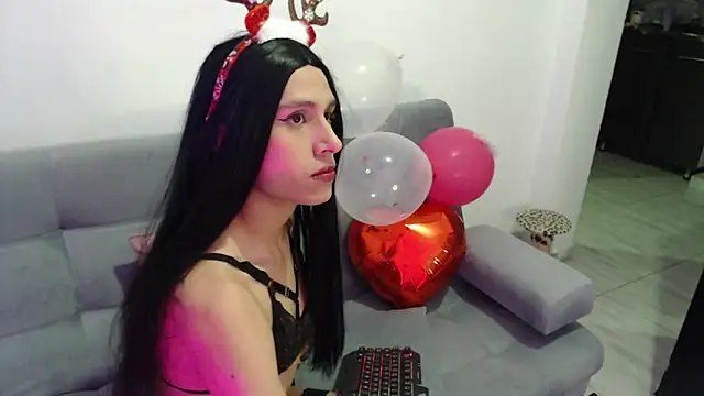 Snapshot of Ari-Hall chatting on December 2024 12:18:01 AM Ari-Hall online show from December 2024 12:18:01 AM