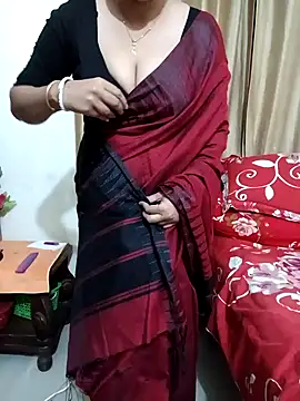 Snapshot of Priya_Boudi chatting on December 2024 05:32:01 PM Priya Boudi online show from December 2024 05:32:01 PM