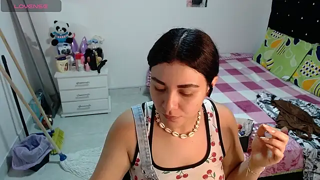 Snapshot of soniafuckboobs chatting on June 2026 12:30:01 PM soniafuckboobs online show from June 2026 12:30:01 PM