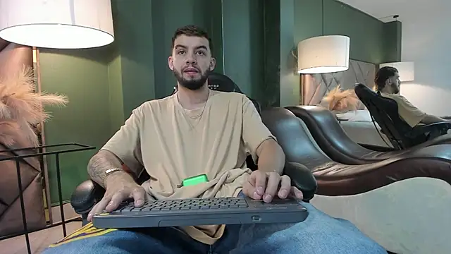 Michael magno online show from October 2025 06:19:02 PM