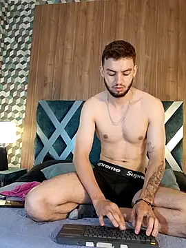 Michael magno online show from April 2026 07:58:01 PM