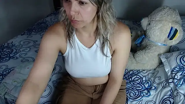 Chantal hott online show from April 2026 08:25:02 PM