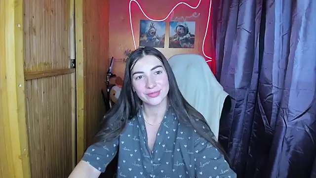 Snapshot of Fiery_Brunette_ chatting on December 2024 05:55:02 PM Fiery Brunette  online show from December 2024 05:55:02 PM